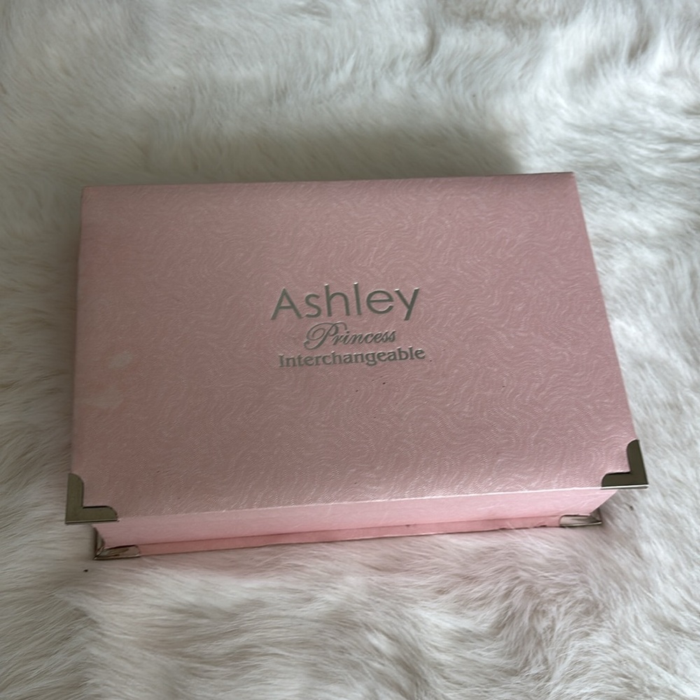 Ashley, interchangeable sunglasses and watch set - Picture 3 of 3